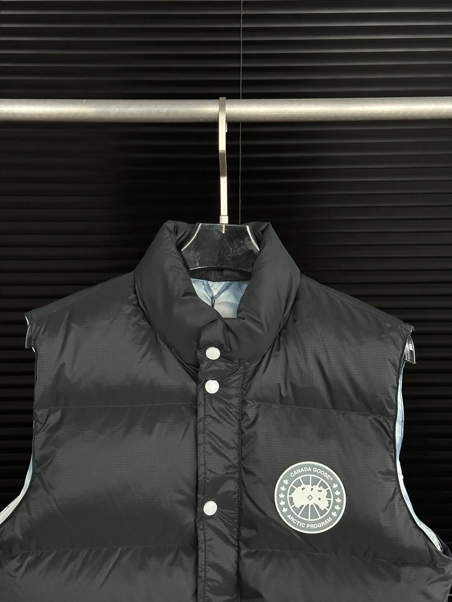 P400 【𝗖𝗮𝗻𝗮𝗱𝗮𝗴𝗼𝗼𝘀𝗲】/Canada Goose/White Label Glacier Down Vest/Black